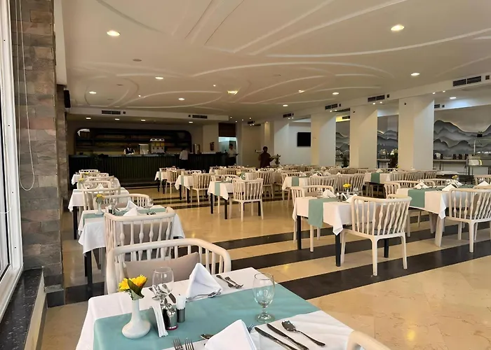 Szálloda Fanadir Luxury Gurdaka