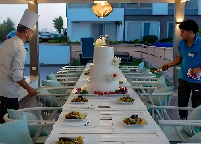 Szálloda Fanadir Luxury Gurdaka